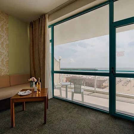 ホテル Berlin Golden 4*