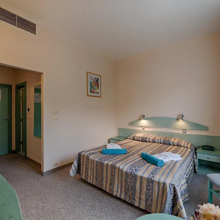 Berlin Golden Отель