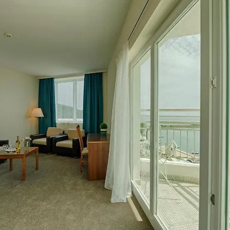 Berlin Golden Золотые Пески