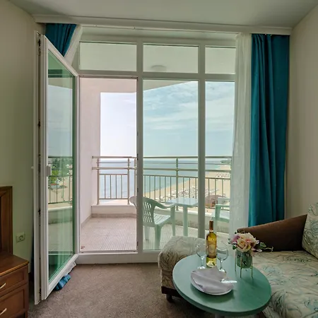 Berlin Golden & 4* Golden Sands