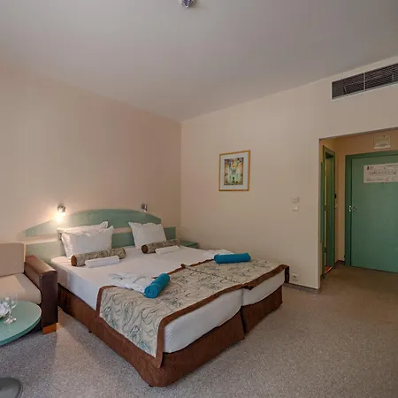 Hotell Berlin Golden & 4*