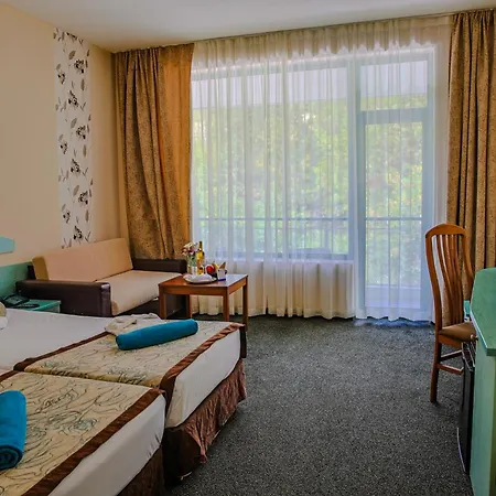 מלון Berlin Golden & 4*