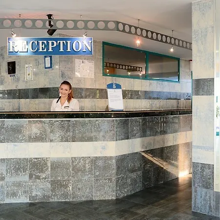 Готель Berlin Golden & 4*